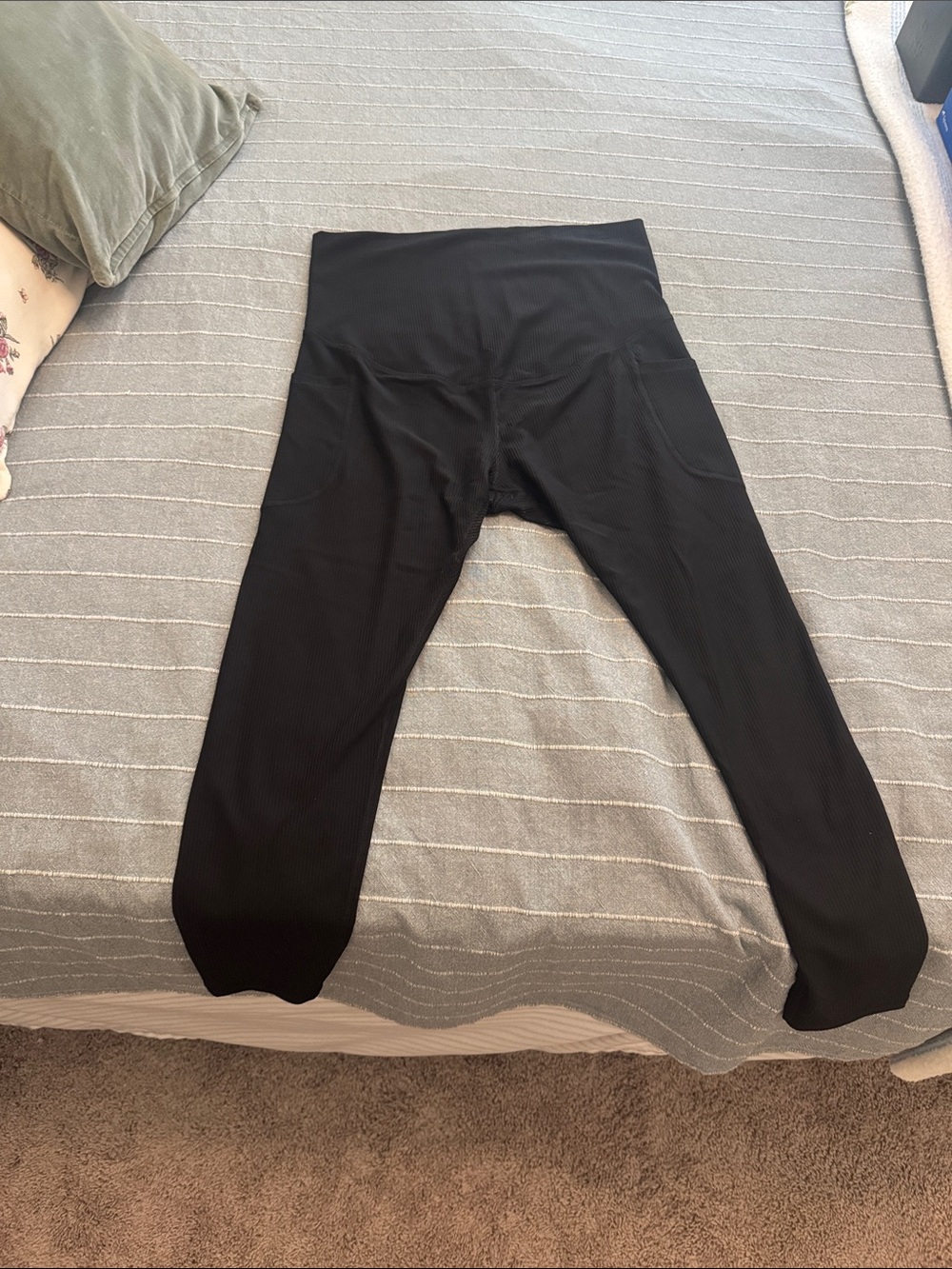 Old Navy Black Ribbed Power Soft Maternity Leggings